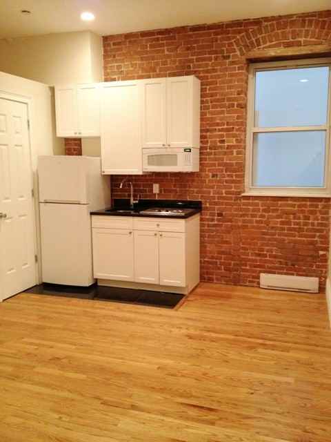 W 31st St #677
