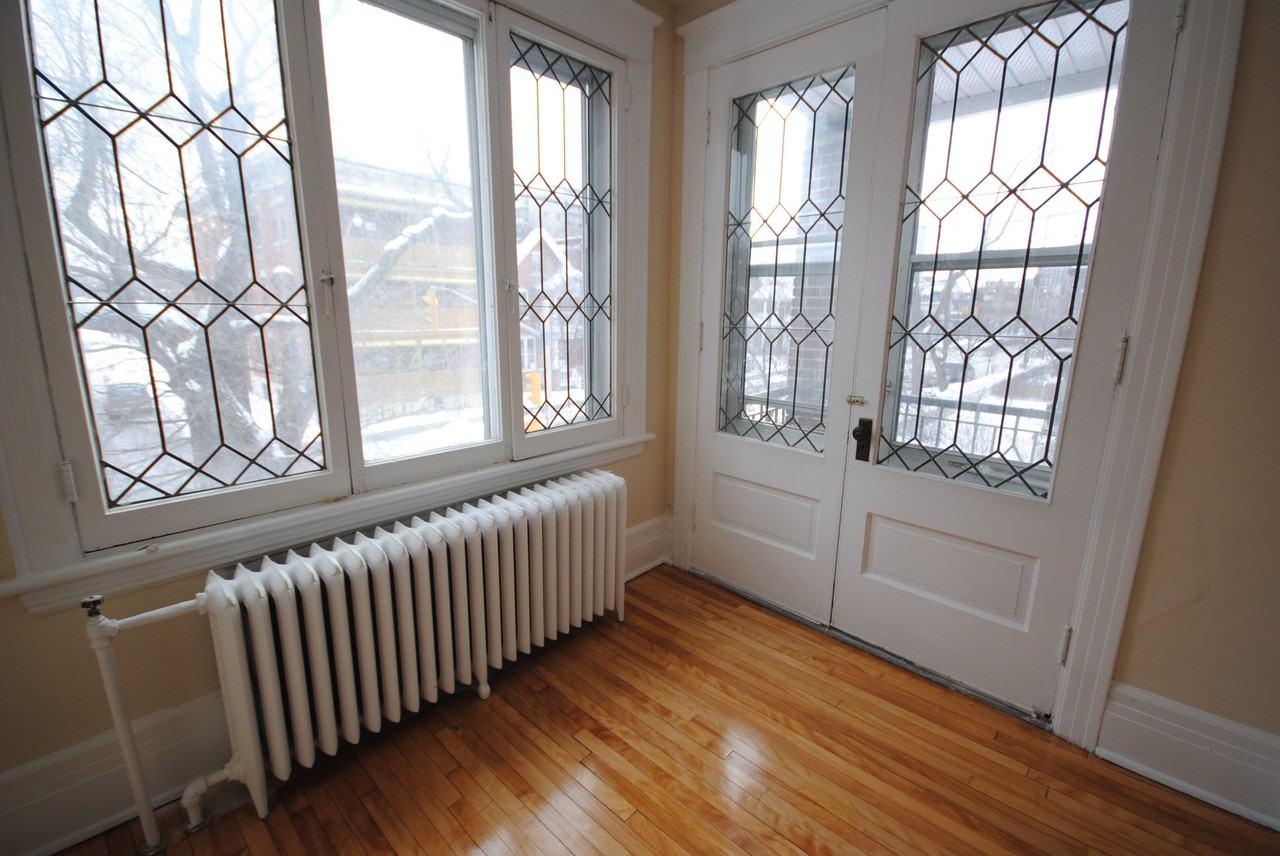 261 Laurier Ave E - Photo 2 of 5