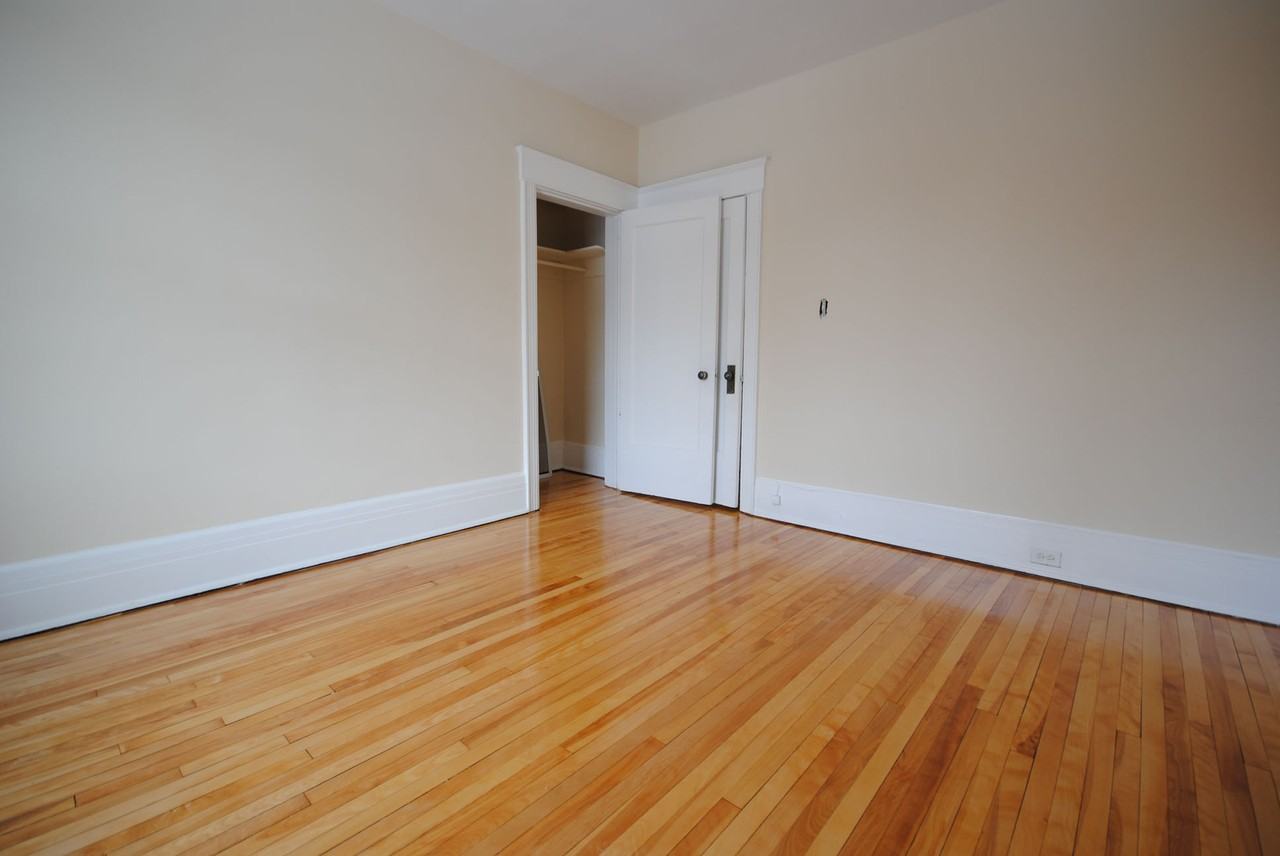 261 Laurier Ave E - Photo 3 of 5