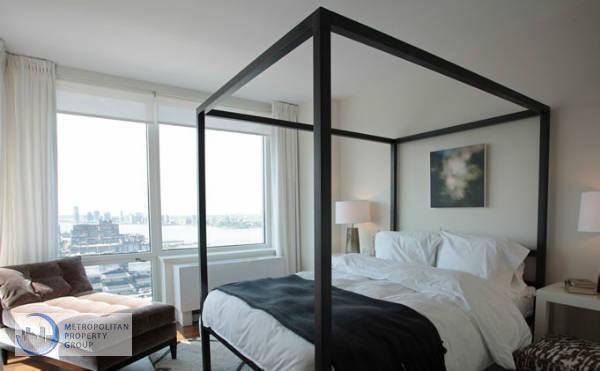 624 W 42nd St - Photo 3 of 3