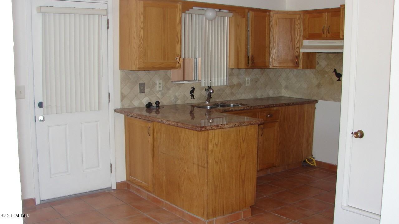 1606 W St Clair St - Photo 3 of 13