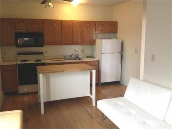 122 Berkshire St - Photo 2 of 6