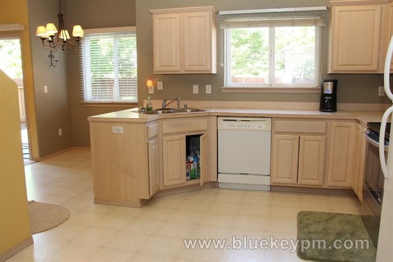 16900 SE 2nd St - Photo 3 of 18