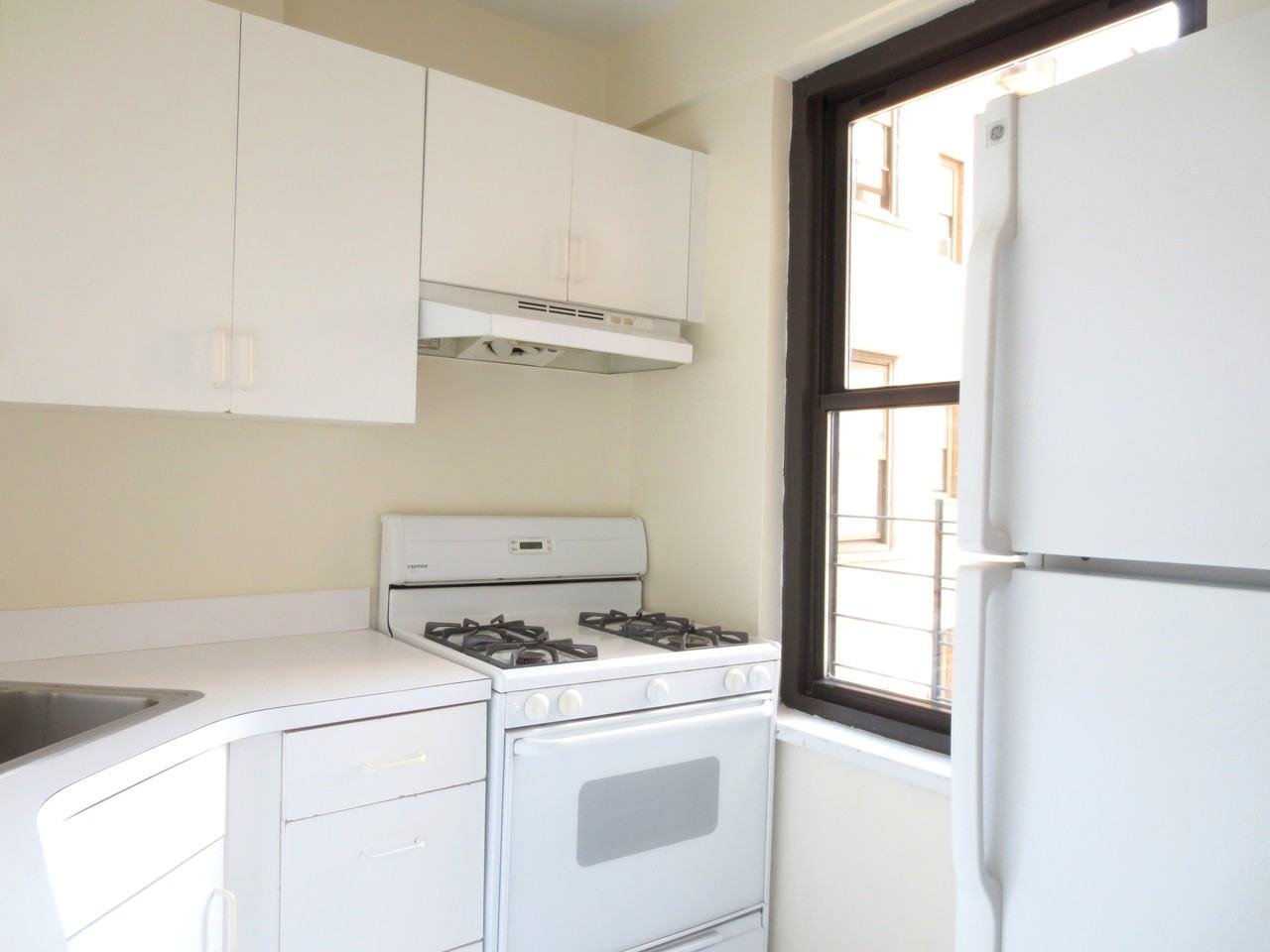 932 Grand Concourse - Photo 2 of 6