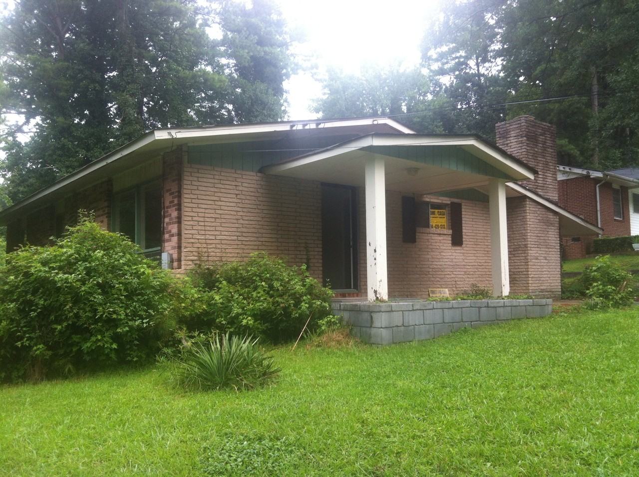 3261 Jamaica Rd - Photo 2 of 4