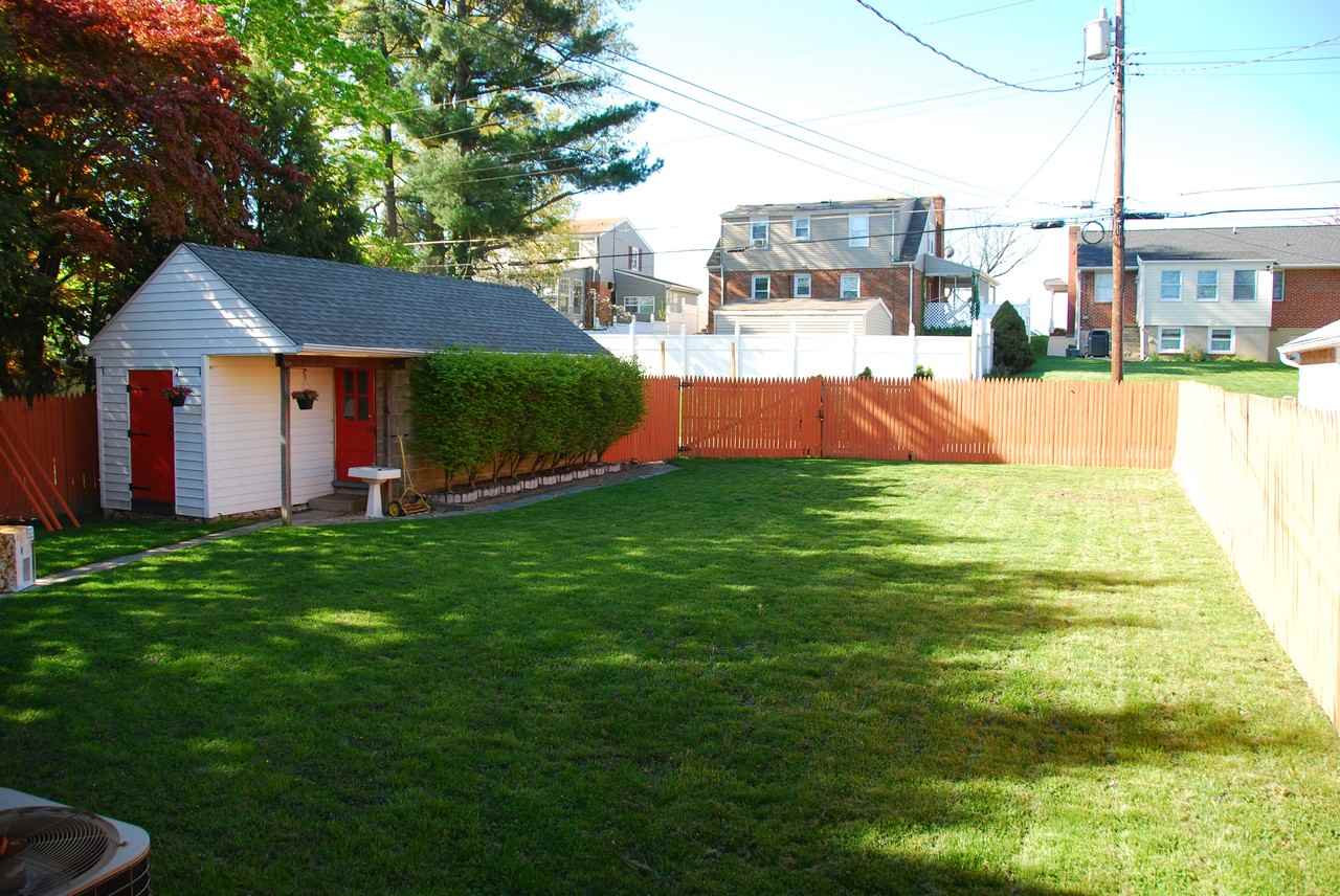 1208 Leeds Terrace - Photo 2 of 21
