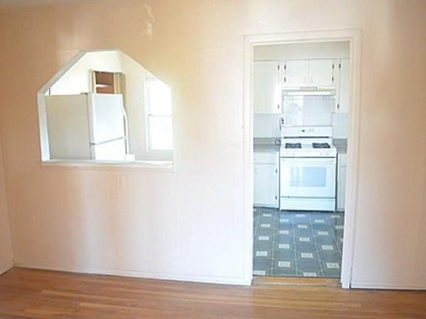 100-38 194th St 3 - Photo 2 of 6