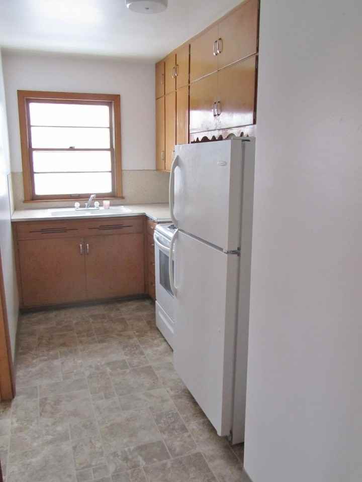 400 W 10th St - Photo 2 of 7