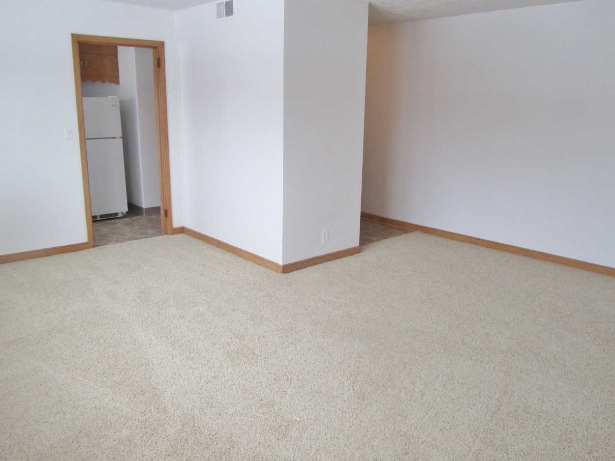 400 W 10th St - Photo 3 of 7