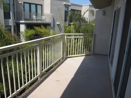 301 La Jolla Blvd - Photo 3 of 13