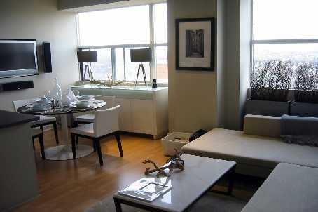 700 King St W - Photo 3 of 13