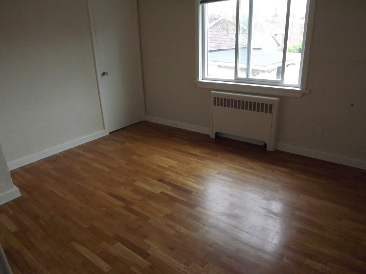 2537 Graham St - Photo 2 of 6