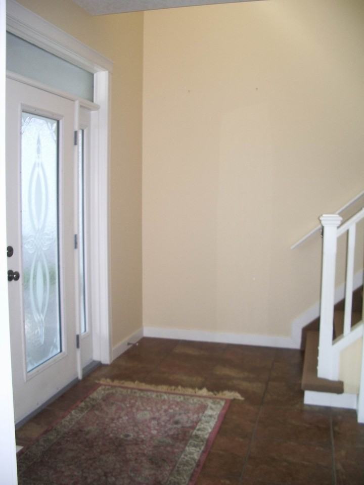 8804 100 Ave NW - Photo 3 of 11