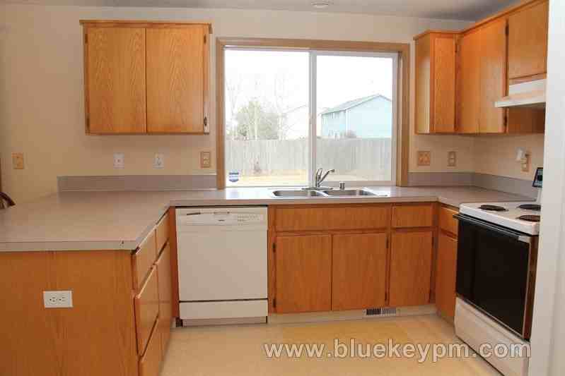 13008 NE 53rd St - Photo 2 of 15