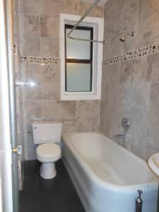 614 40th St - Photo 2 of 6