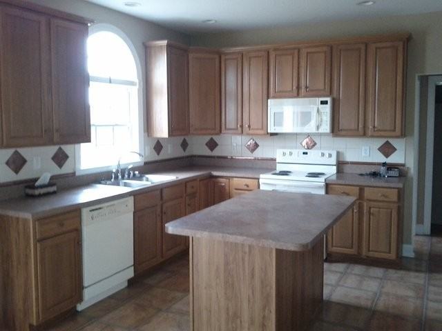 220 Glen Loch Dr - Photo 3 of 10