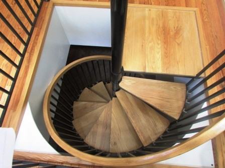 304 Mulberry St LE - Photo 2 of 5