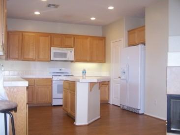 23657 Cordovan Dr - Photo 3 of 6