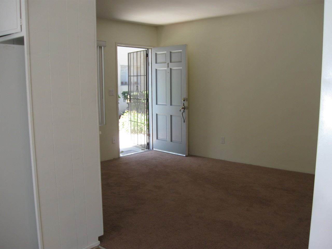 4236 34th St - Photo 3 of 7