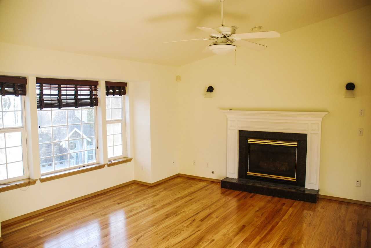 5707 213th St SW - Photo 2 of 9