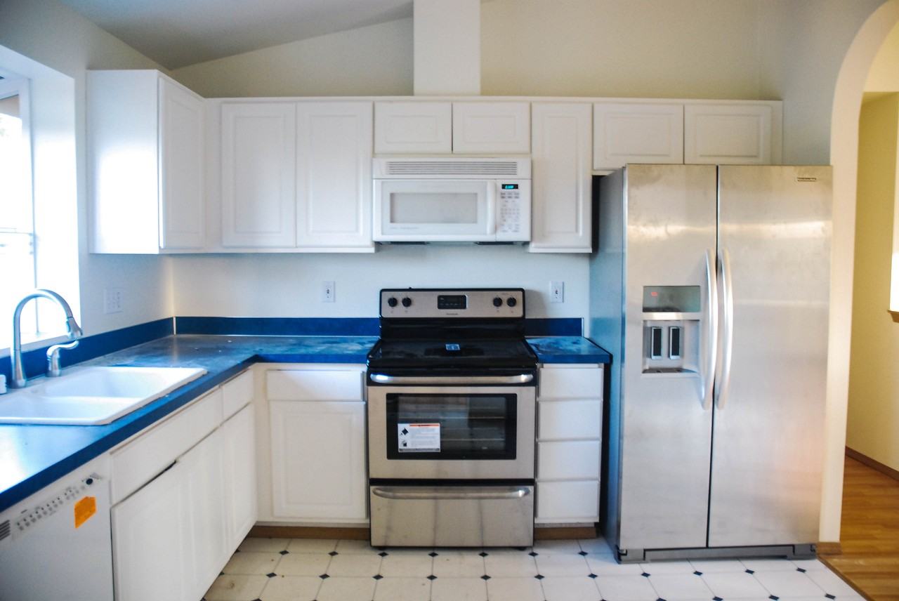 5707 213th St SW - Photo 3 of 9