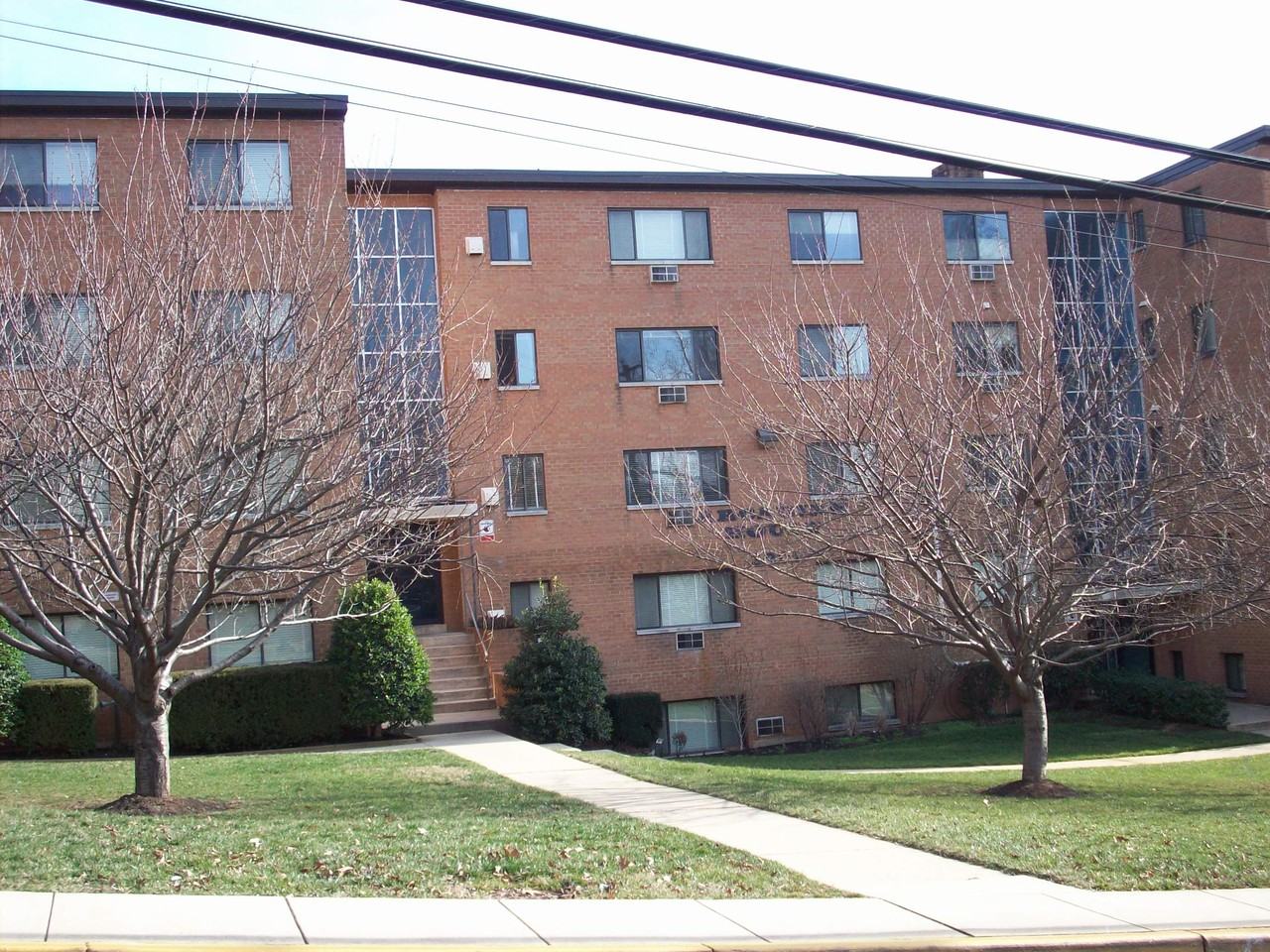 3901 53rd St - Photo 2 of 7