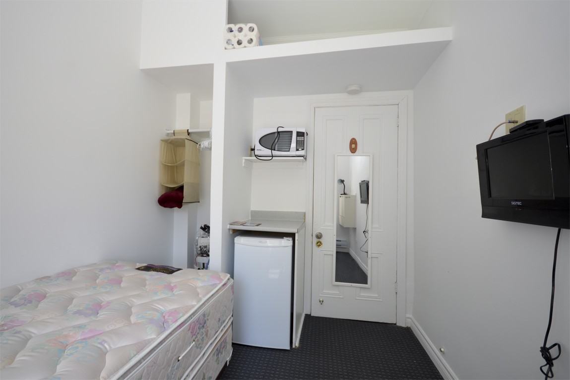 1226 Bishop Rd - Photo 2 of 6