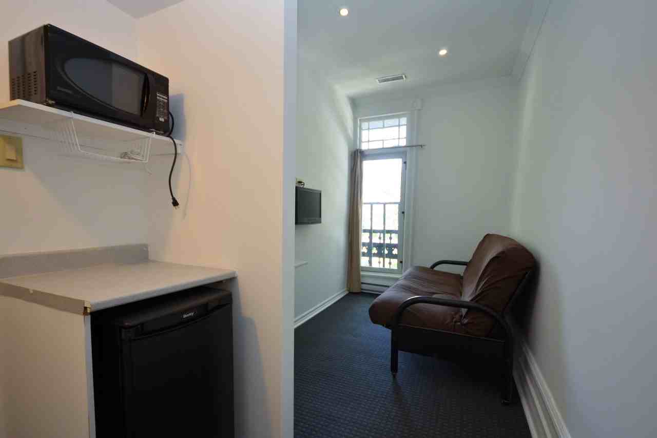 1226 Bishop Rd - Photo 3 of 6