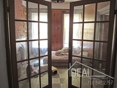 306 Smith St - Photo 2 of 7