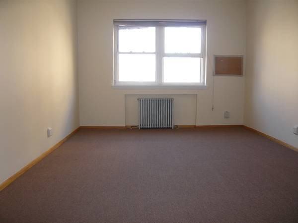 9 Corbin Pl 3rdFL - Photo 2 of 4