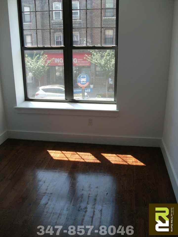 314 Rogers Ave - Photo 3 of 5