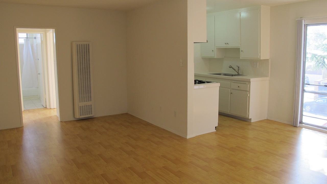 4524 Slauson Ave #12A - Photo 3 of 7