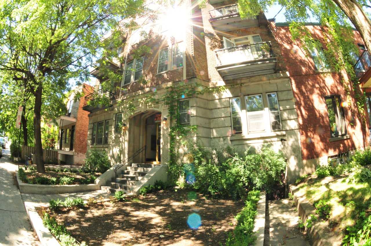 3811 Avenue Prud'homme 06, Montréal, QC H4A 3H8 2 Bedroom Apartment