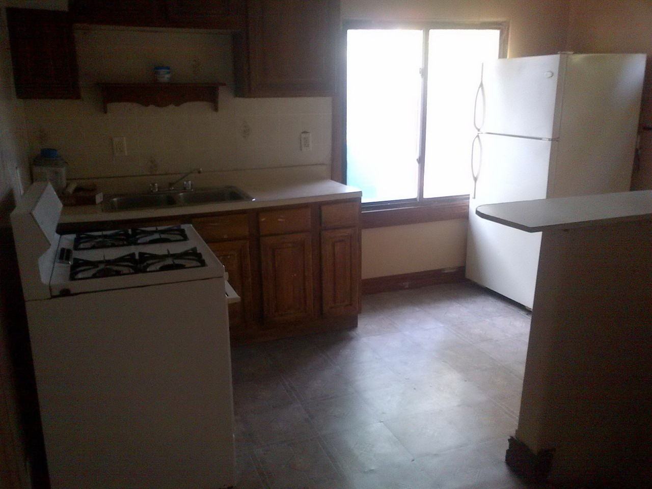 962 Cottage Pl - Photo 3 of 6