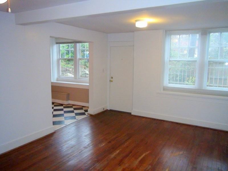 904 40th St S #5 - Photo 2 of 5