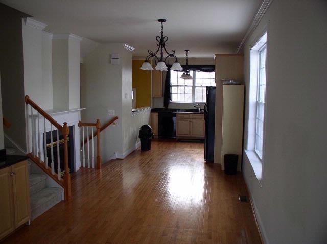 39 W 5th St - Photo 3 of 7