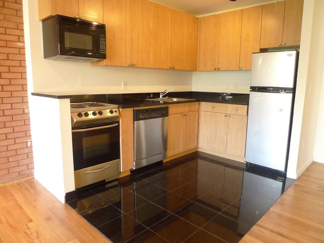 240 E 5th St - Photo 2 of 5