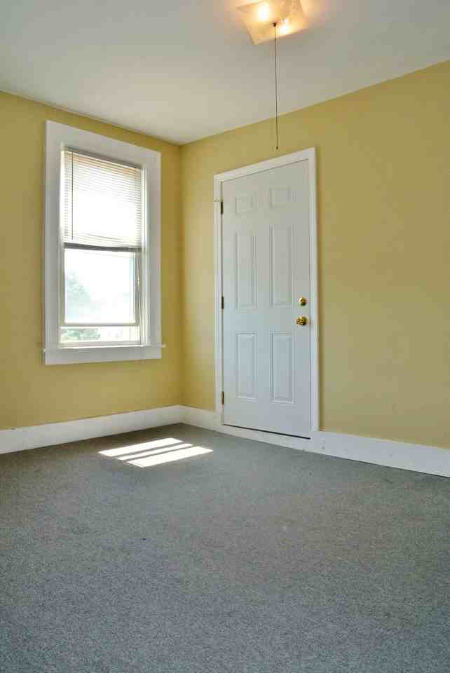 370 Park Pl #3 - Photo 3 of 11