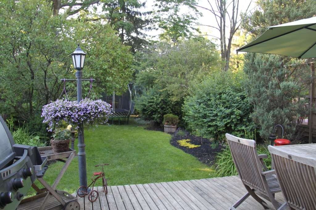 150 Moore Ave - Photo 2 of 10