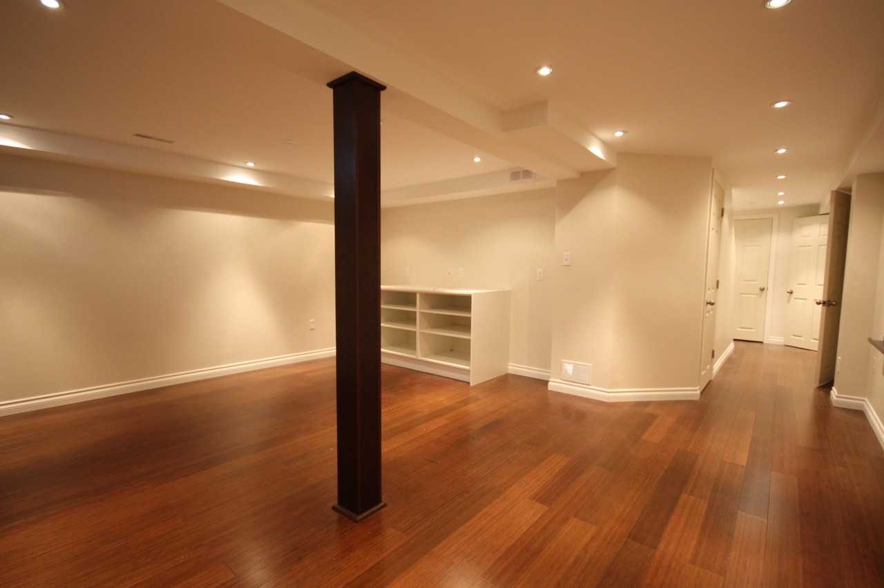 2272 Mowat Ave - Photo 2 of 12