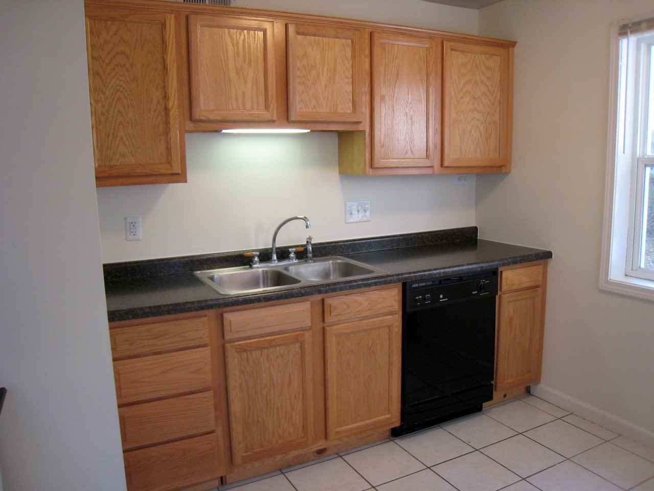 2649 Cold Spring Ln - Photo 2 of 8