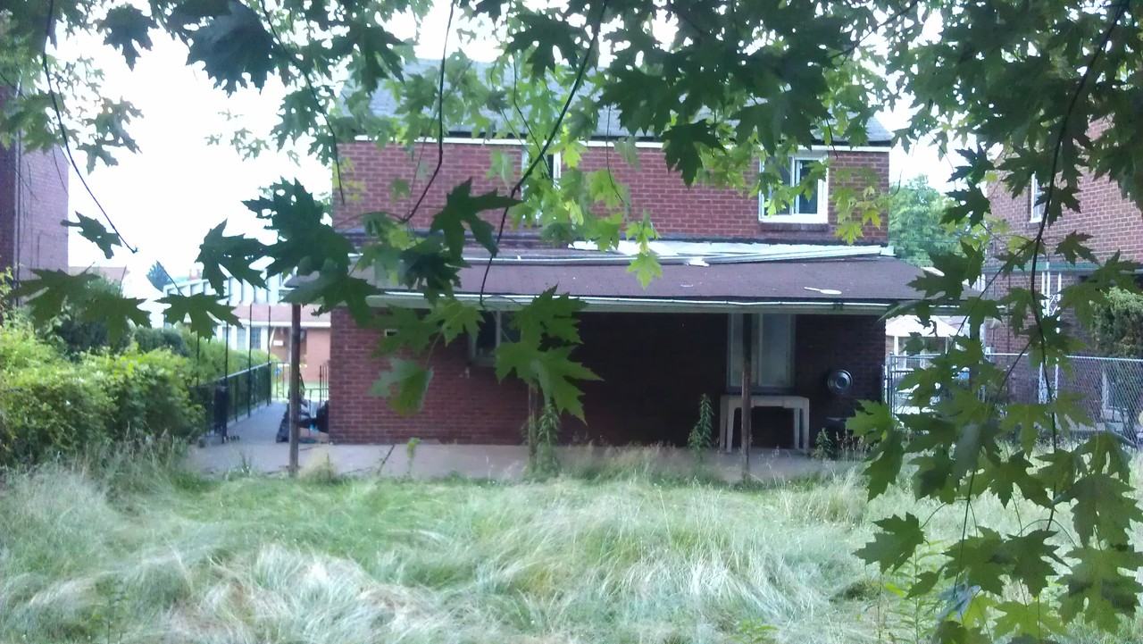 811 Clonmel St - Photo 3 of 19