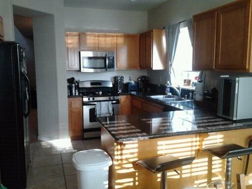 423 Leghorn Ave - Photo 3 of 9