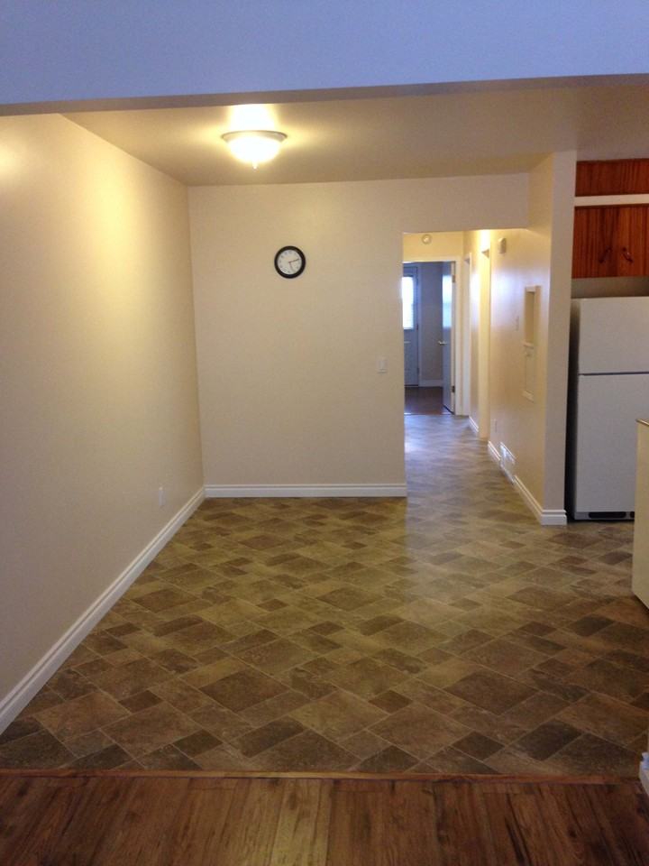 9428 96a St NW - Photo 2 of 10