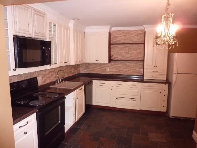 57 Iroquois Ave - Photo 2 of 7