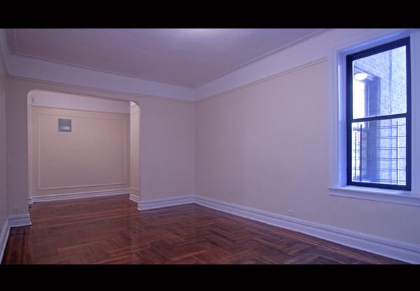 1040 Walton Ave #4 - Photo 3 of 5
