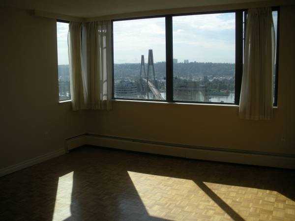 225 Royal Ave - Photo 2 of 8