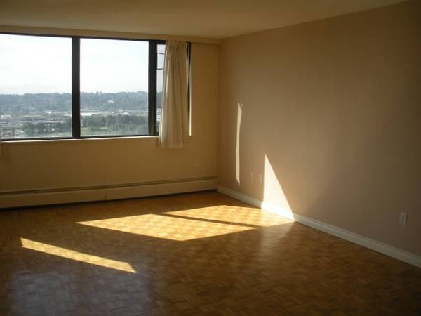 225 Royal Ave - Photo 3 of 8