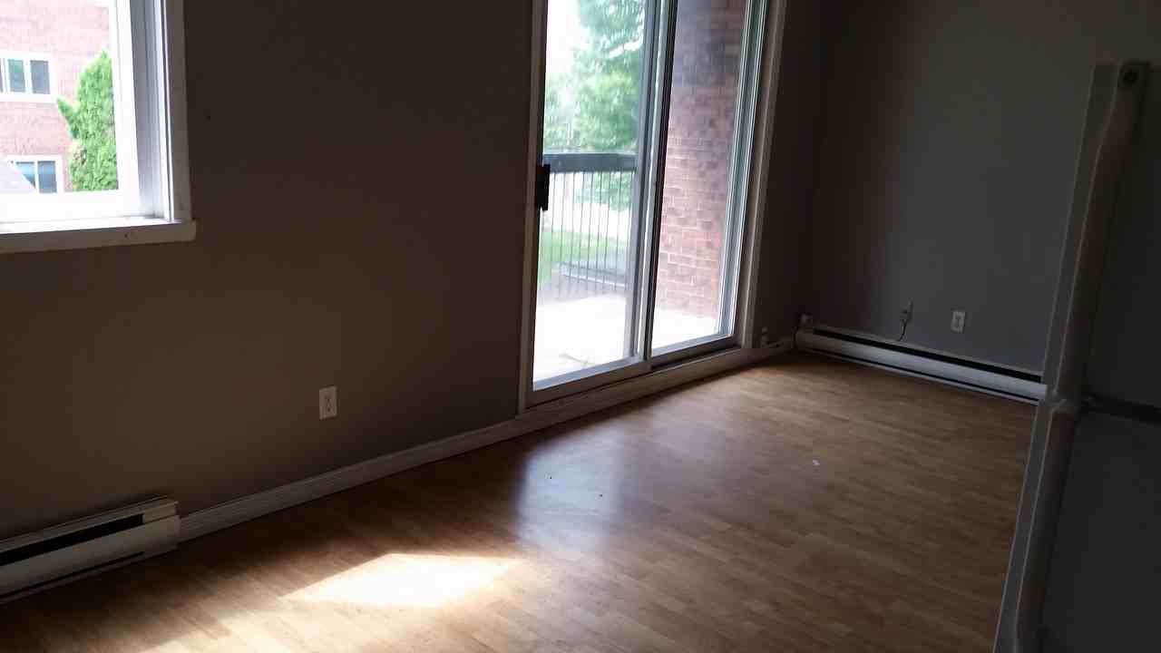 1400 Boulevard Rome - Photo 3 of 7