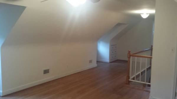 1322 N Wakefield St - Photo 2 of 7